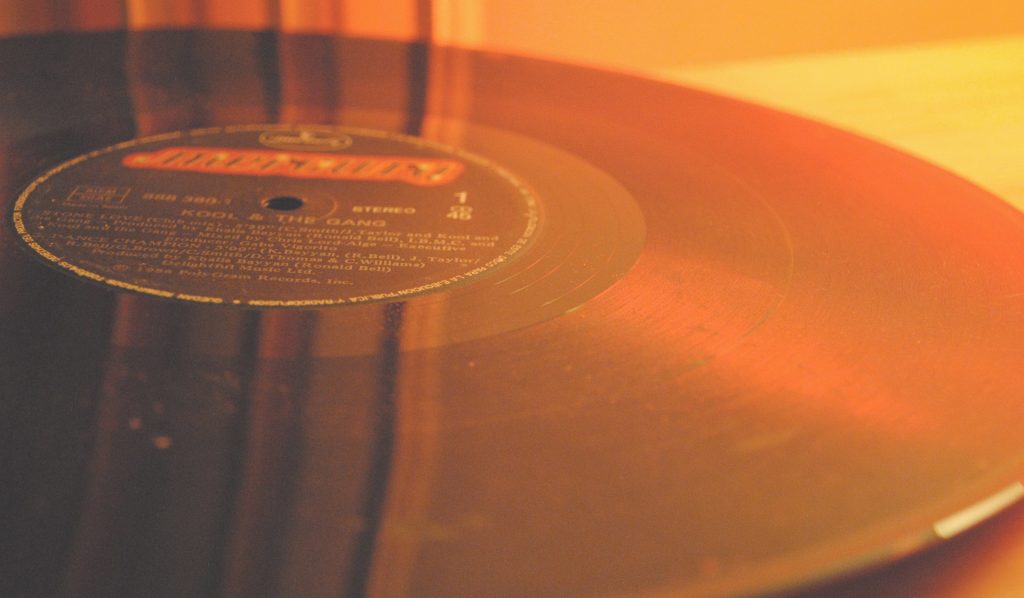 vinyl-1437600_1920